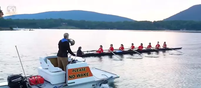Debbie-Prowse-rowing-Smith-Mountain-Lake