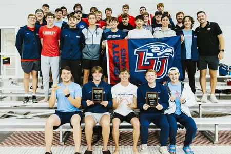 Mens-swimming-team-photo