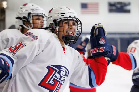 Bella-Hervert-Liberty-Womens-hockey
