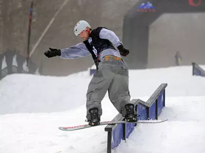 Jesse-Mast-Snowboard-Rail-Jam