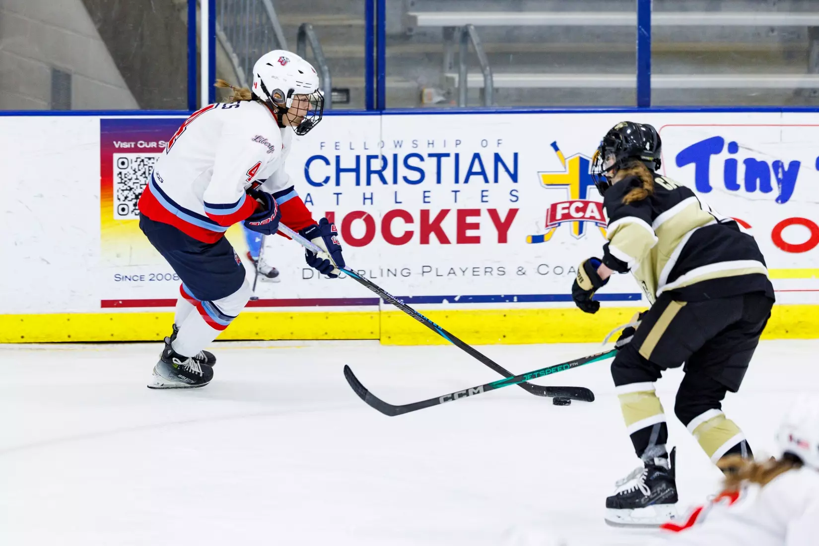 Liberty University’s Women’s D1 Hockey team takes on Lindenwood at the Lahaye Ice Center on October 17, 2025. (Photo by: Jessie Jordan)