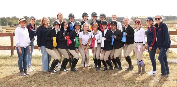 Hunt Seat equestrian team at CNU