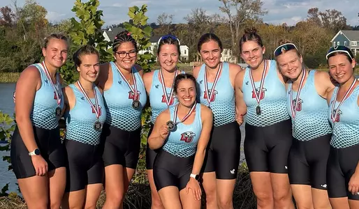 Women's rowing Varsity 8 crew