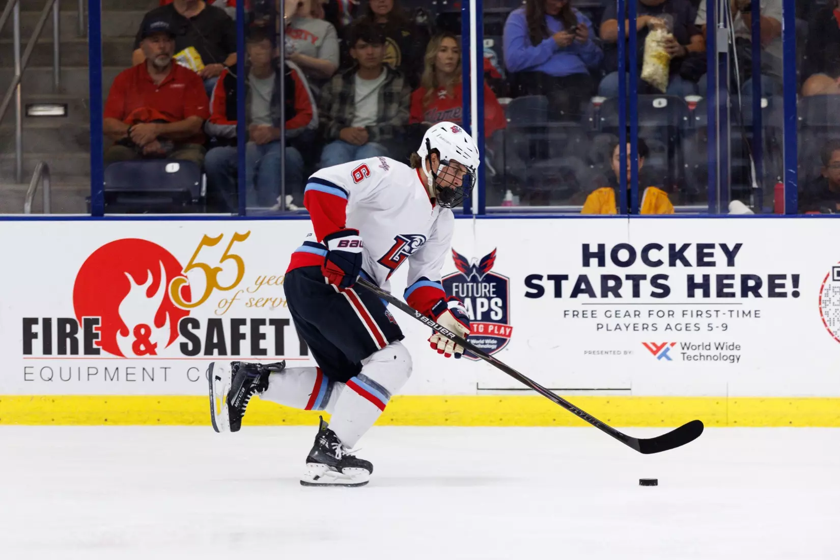 Men’s D1 Hockey takes on NC State at the LaHaye Ice Center on September 13, 2025 (Photo by Travis Clayton)