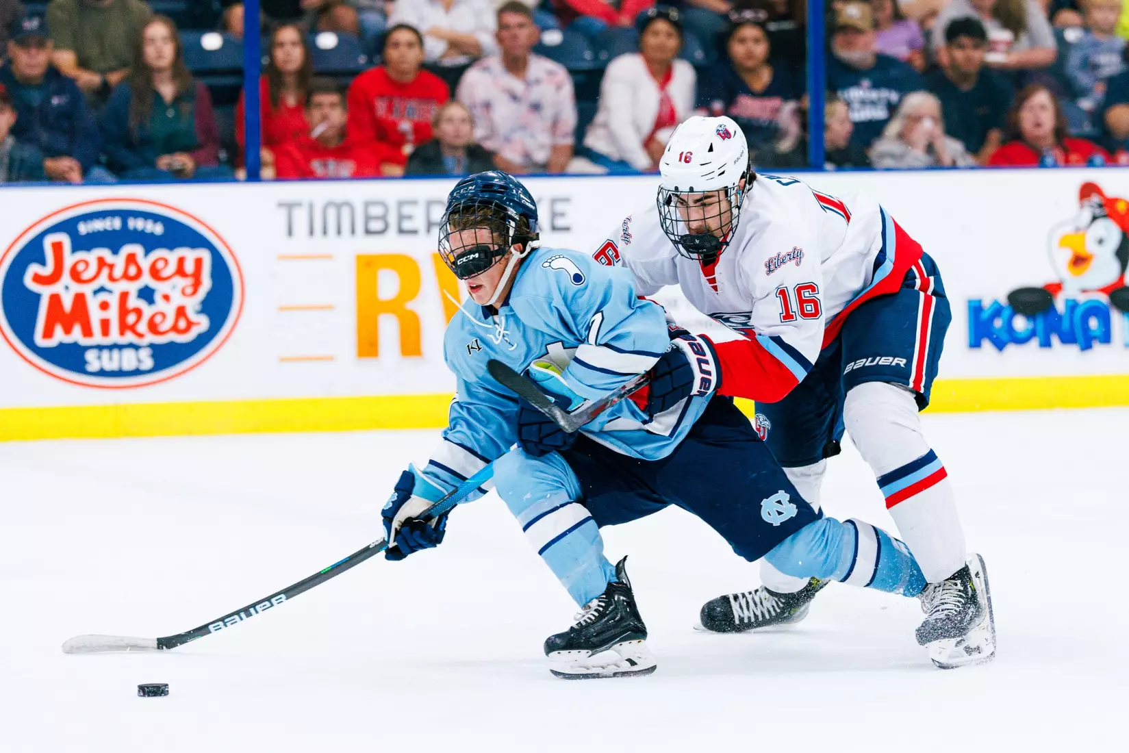 Liberty University’s Men’s D1 Hockey team takes on UNC on September 19, 2025 (Photo by Simon Barbre)