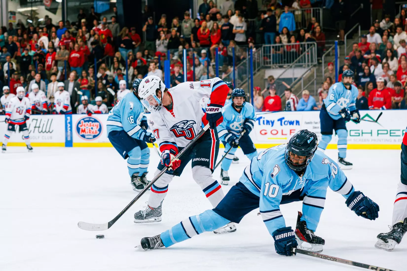 Liberty University’s Men’s D1 Hockey team takes on UNC on September 19, 2025 (Photo by Simon Barbre)