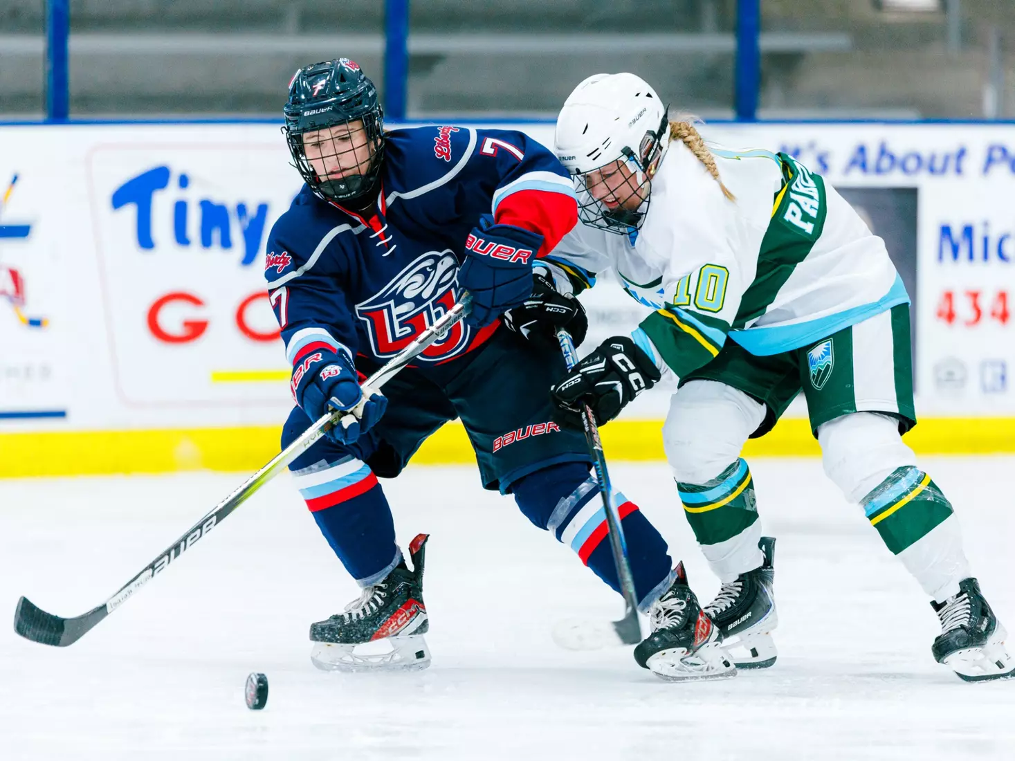 Liberty University’s Women’s D1 Hockey team takes on Purcell Hockey Academy on September 26, 2025 (Photo by Simon Barbre)