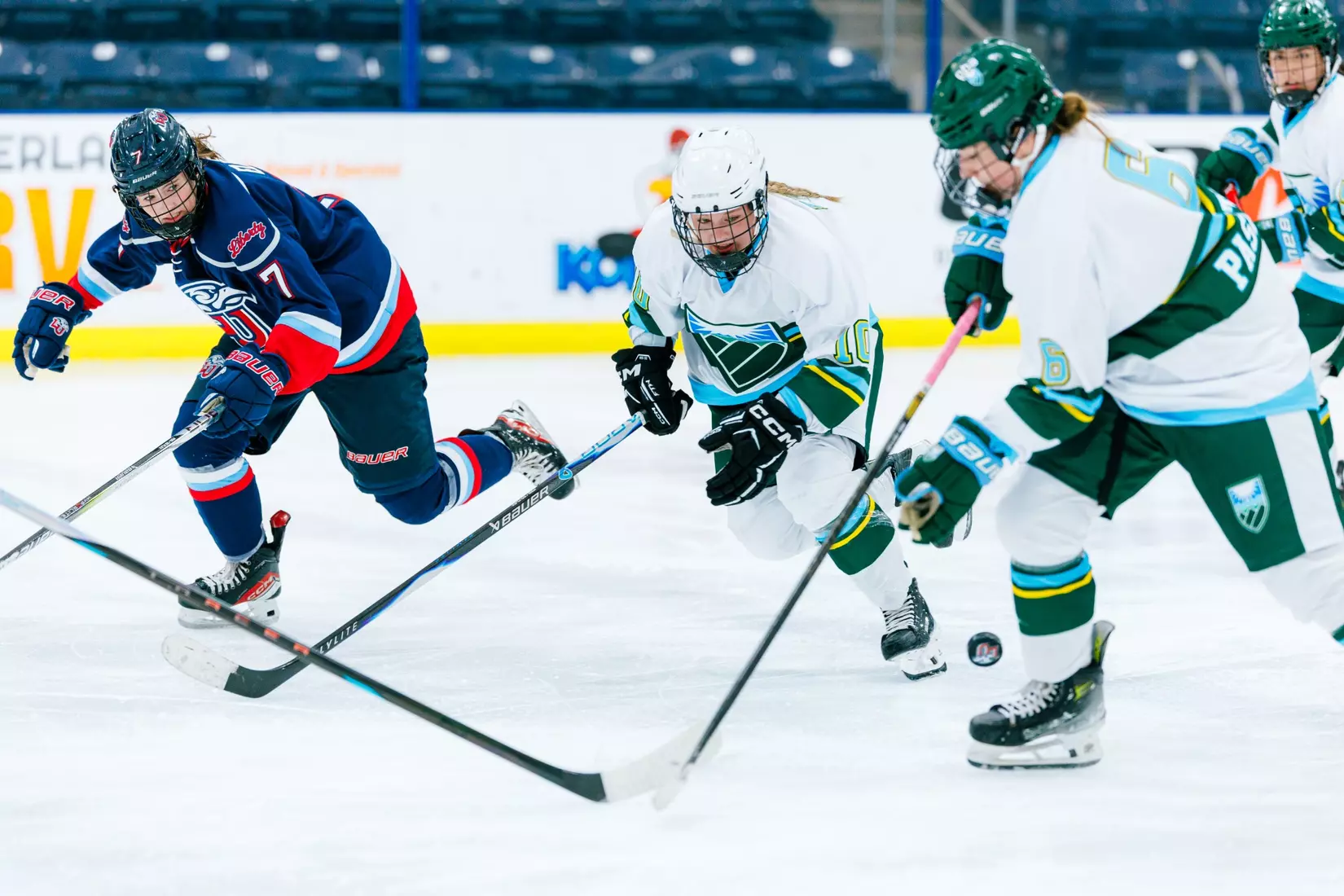 Liberty University’s Women’s D1 Hockey team takes on Purcell Hockey Academy on September 26, 2025 (Photo by Simon Barbre)
