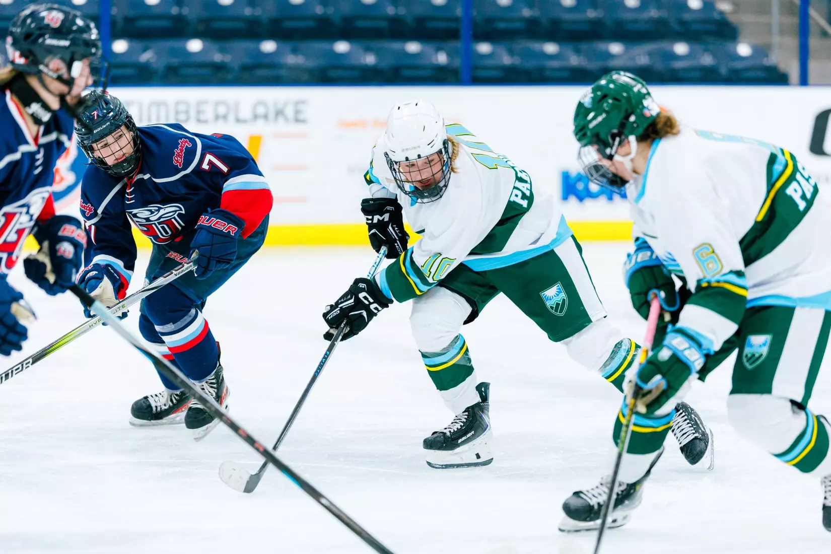 Liberty University’s Women’s D1 Hockey team takes on Purcell Hockey Academy on September 26, 2025 (Photo by Simon Barbre)