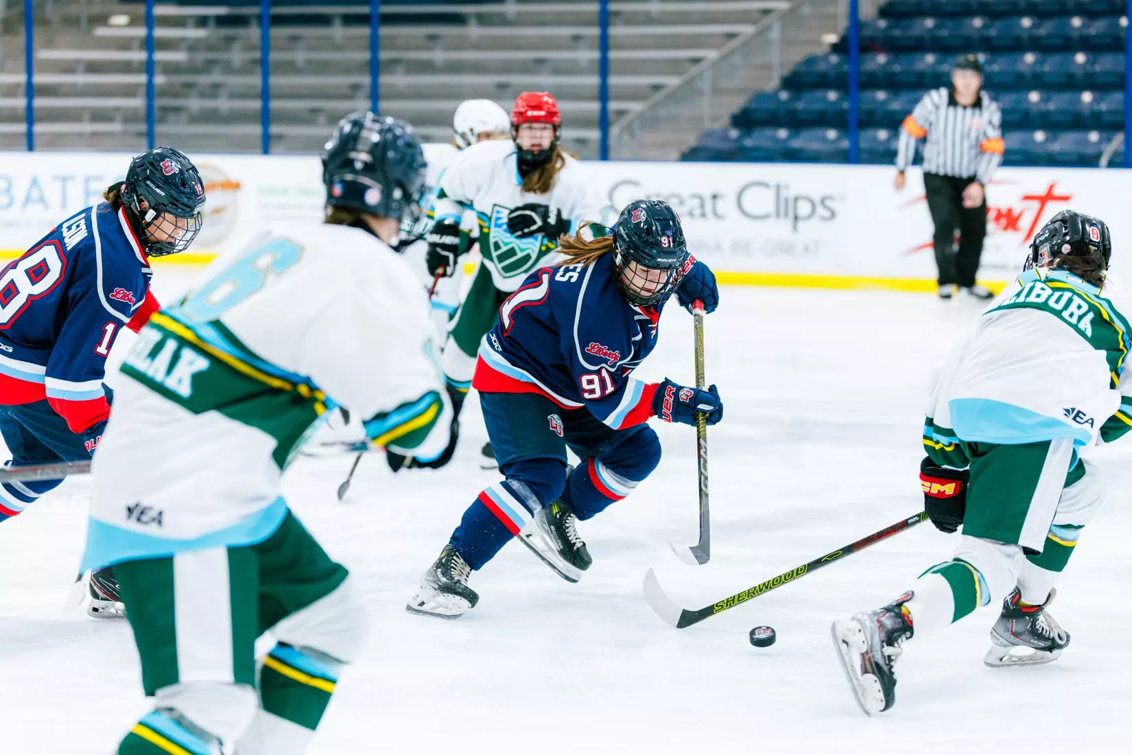 Liberty University’s Women’s D1 Hockey team takes on Purcell Hockey Academy on September 26, 2025 (Photo by Simon Barbre)