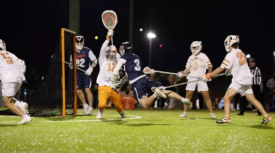 Harris Shook diving shot vs. Tennessee