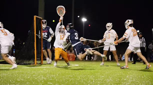 Harris Shook diving shot vs. Tennessee