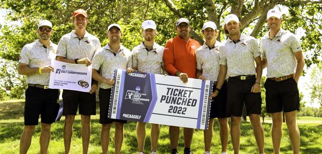 18th-Hole Rally Sends Flames Back to NCAA Championship Image