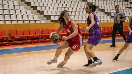 Claudia Acin Action Shot from Spain