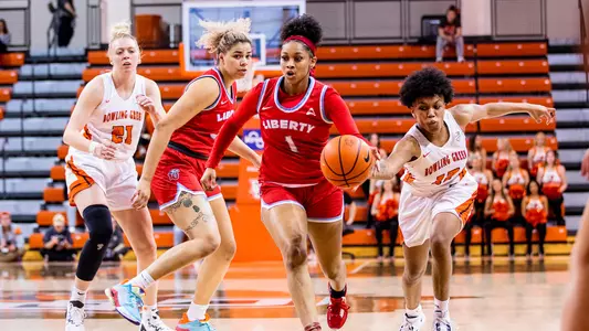 Kennedi Williams Drives to the Basket at Bowling Green