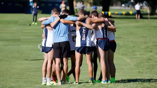 Men's XC Team Circle at Notre Dame 2022