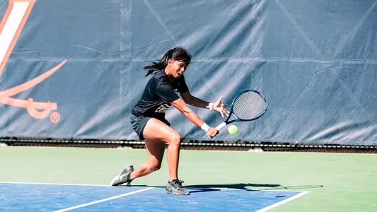WTEN Chen hits a backhand slice