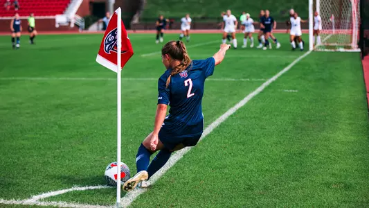 WSOC Elise Graf Kicks a Corner