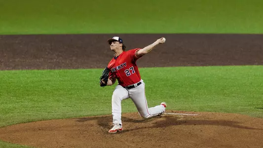 Moran throwing pitch