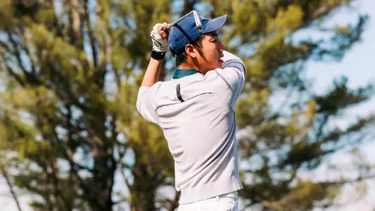 Ming Lo swinging