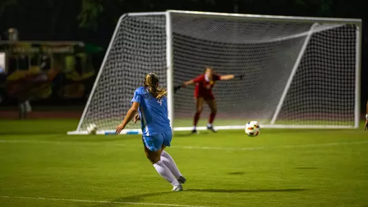 WSOC Halle Engle Crosses a ball
