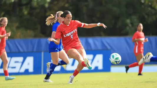 WSOC Ivy Garner makes a kick
