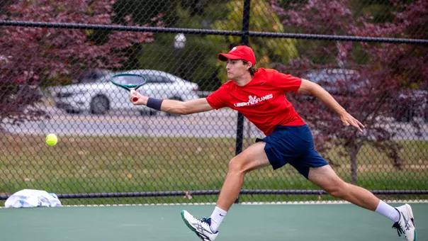 MTEN Arraez reaches for a slice