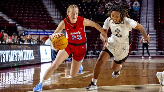 Emma Hess Dribble at NM State