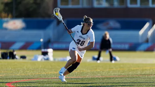 Kerr running with ball