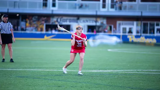 Donohue prepares for a free-position shot