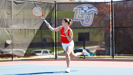 Radulova hits a forehand
