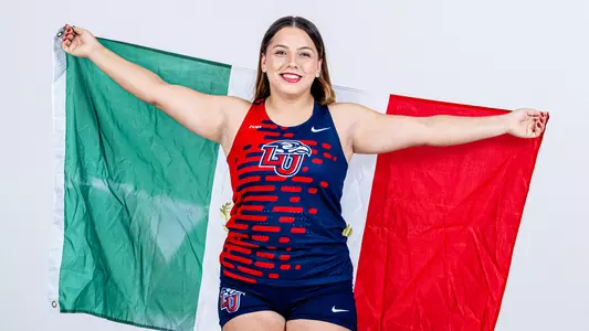 Paola Bueno Mexican Flag