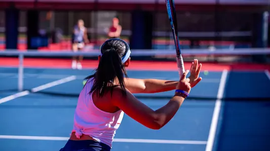 WTEN- Celina Joseph Prepares for a forehand