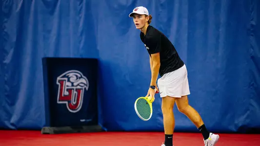 MTEN Vorwerk Prepares for a Serve