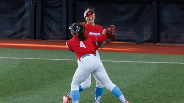 The Liberty Softball Team faces the University of Oregon in Game 1 of the Super Regional in Eugene, Oregon on May 23, 2025. (Photo by: Matt Reynolds)