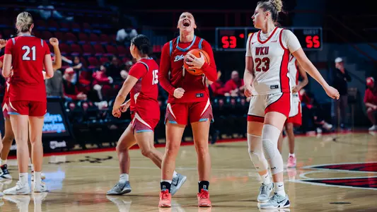 Avery Mills Yell at WKU