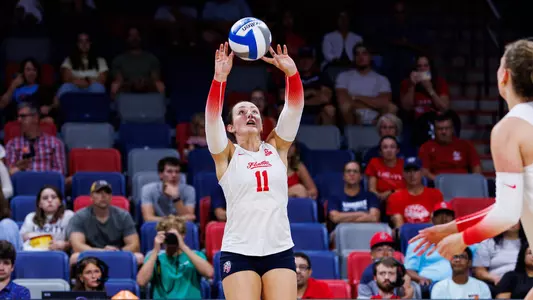 Volleyball Alison Bierwagen set versus FIU 2026