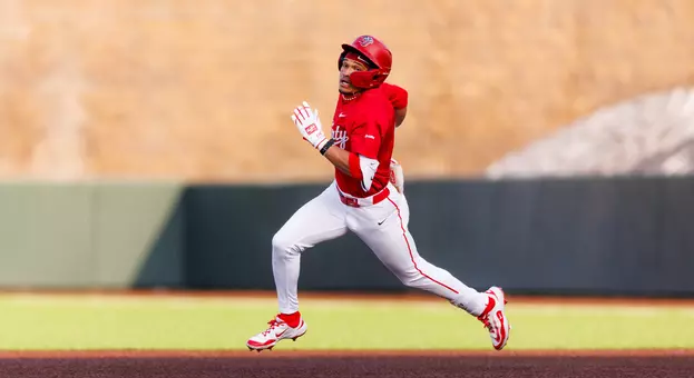 Baseball - Marsh legging out double 2-25-26