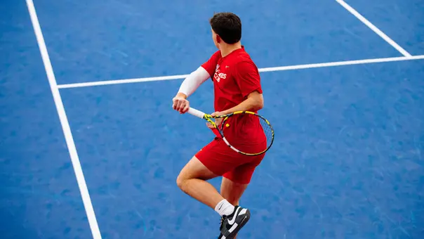 MTEN Sparks hits a backhand