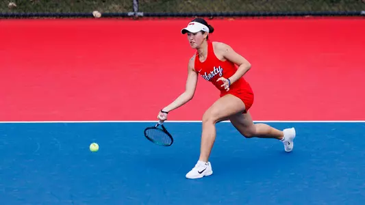 WTEN Wai takes a forehand
