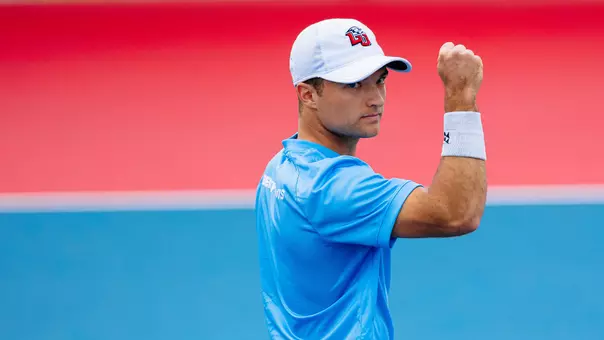 MTEN Robinson Celebrates a Point