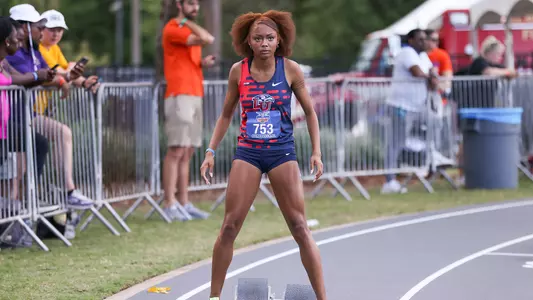 Alivia Rivera-Norman Blocks at Florida Relays