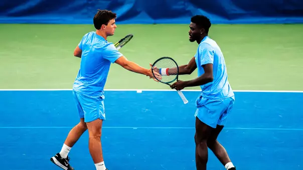 MTEN, Sparks, Ekpenyong following a point