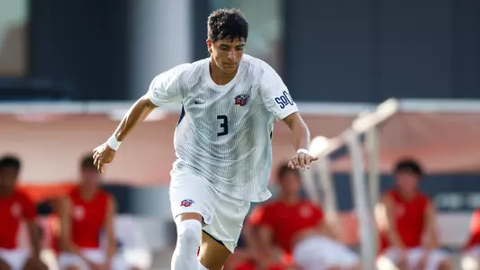 Men's Soccer - Oscar Vallejo