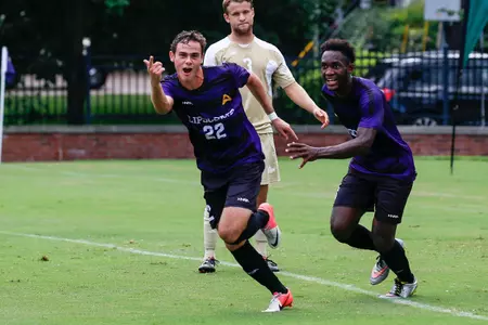 Men's Soccer downs Evansville 2-1 to win fourth straight Image