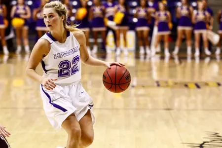 Well-balanced attack leads women's hoops over Upstate Image