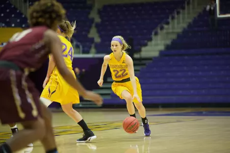 Women's hoops drops match at Morehead despite 18 from Cagle Image