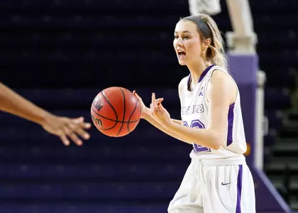 Women's hoops loses heartbreaker to ASUN-leading Stetson Image