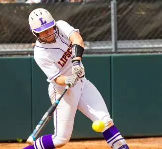 Late explosion powers Softball past Ohio to remain unbeaten Image