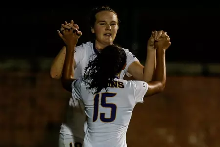 Lundy header takes down Arkansas State in extra time for women's soccer Image